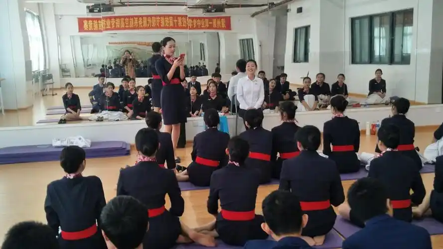 航空集训,展现空乘礼仪新风采