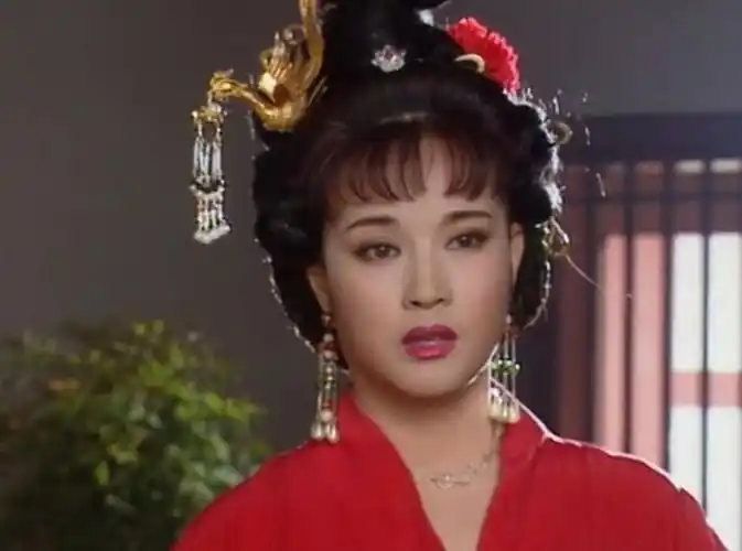 【老剧赏】191张图细看刘晓庆版武则天中的丽人妆服