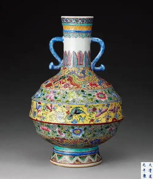 【清 粉彩百蝶花瓶】拍卖品_图片_价格_鉴赏_清代粉彩瓷器_雅昌艺术品