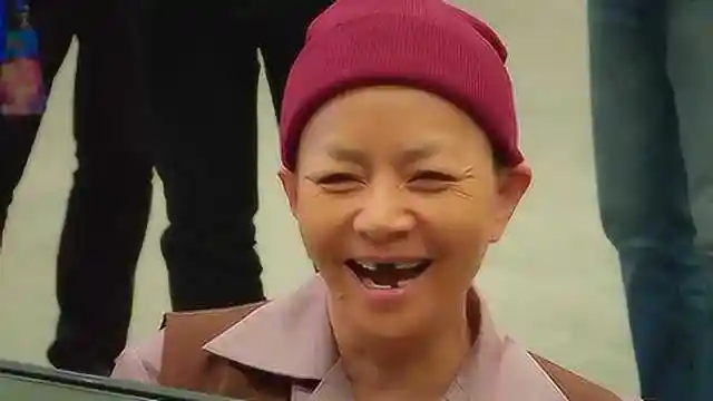 宋丹丹再现"白云"经典造型,满屏都是回忆_腾讯视频