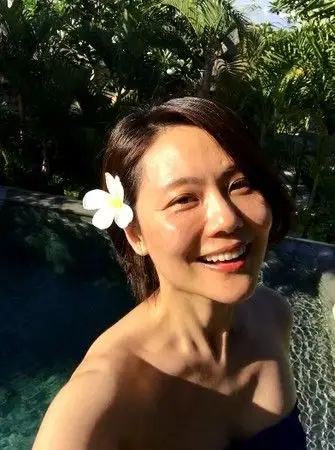 还珠格格柳红的扮演者陈莹近照曝光露耳短发成逆龄女神