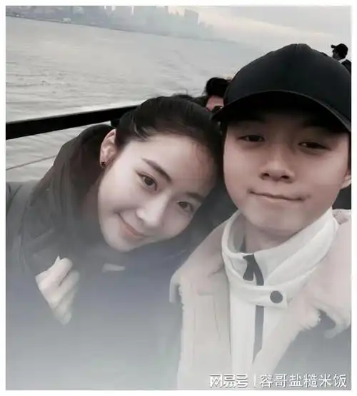 如今3年过去了,霍尊与陈露又过着怎样的生活呢?