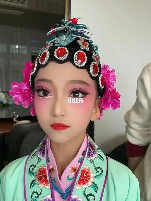 舞台戏曲妆容儿童舞台妆