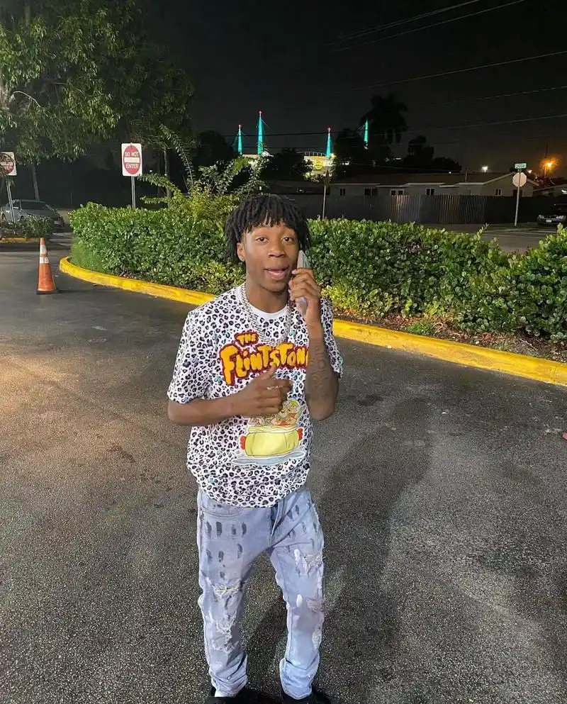 美式穿搭分享.再发一期欧美第一深情#社区rapper #美式 - 抖音