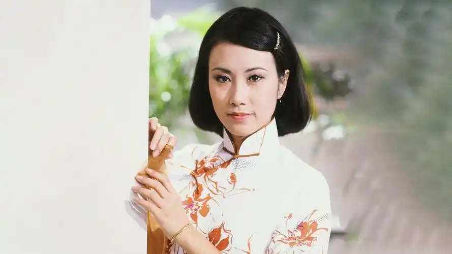 《千王之王》主题曲,33岁的汪明荃到底有多美?惊艳了多少岁月