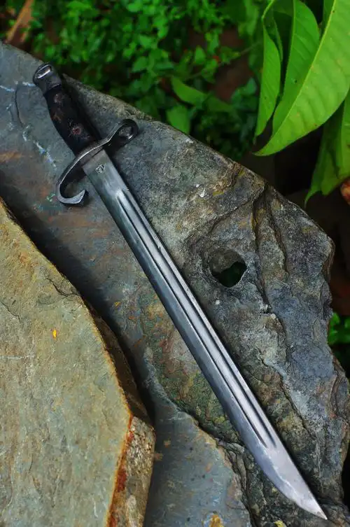 三八大杆军刺与m1军刺刀身对比2.刃14.