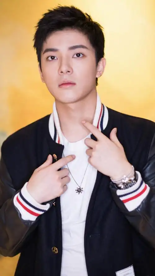 阳光男孩吴俊余