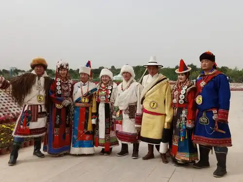 演示 德都蒙古 传统服饰