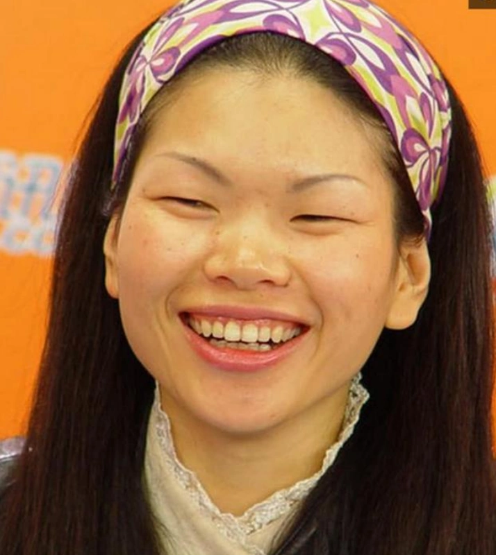 她被称为"中国最丑女模特",晒全家合影,儿子颜值惊呆众人!