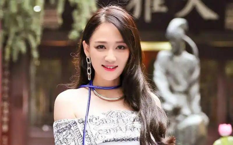 原创陈乔恩游艇照曝光网友这哪里是羊毛卷阿姨分明是姐姐