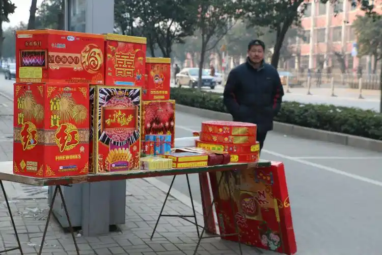 兖州首次纳入烟花爆竹限放区域再乱放也得挨罚