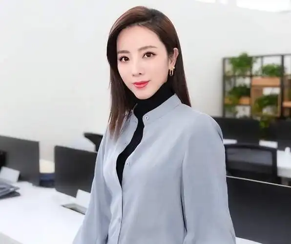 李思思,我们都不陌生,因为她曾作为春节联欢晚会的主持人,主持过多届