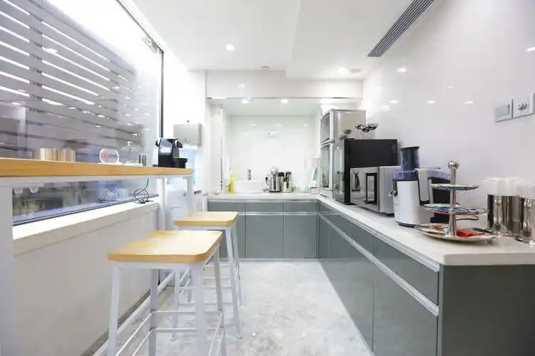 小面积的办公室茶水间设计_筑砺装饰公司