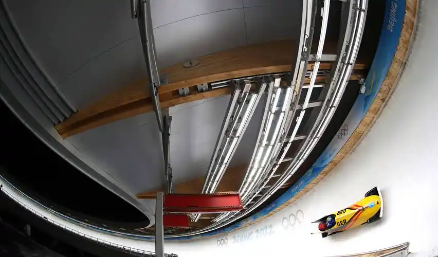 雪车男子双人雪车赛况