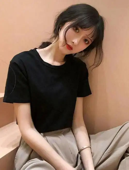 黑色t恤怎么搭配更有范 这样穿又酷又潮还超显气质-- 菜鸟教程(sms580