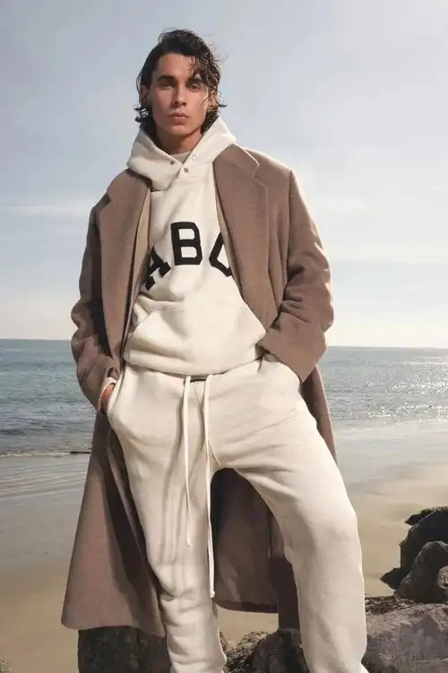 jerrylorenzo的穿搭哲学用剪裁和高级的面料为街头服装注入完