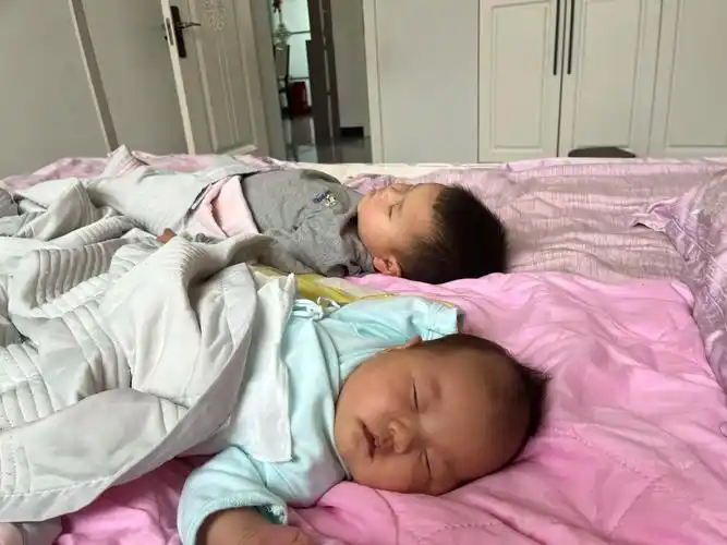 我的皮夹克和小棉袄 五年后我28岁,儿子8岁,女儿5岁 - 抖音