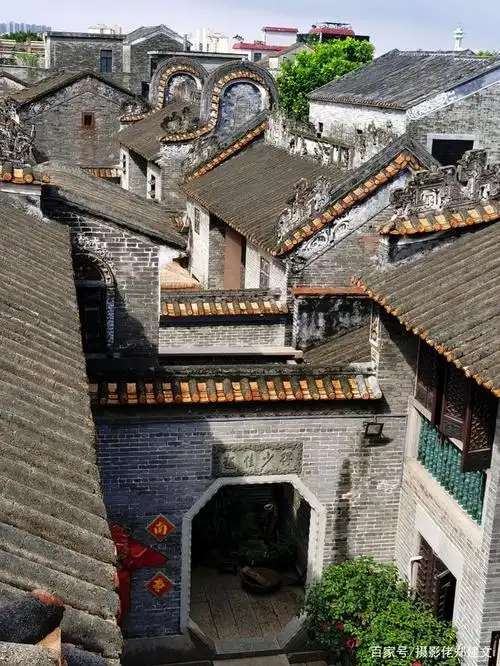 沙湾古镇建筑风格独特,其典型的岭南特色,深受有识之士所青睐