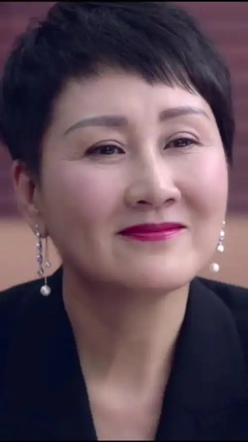 张凯丽因出演《渴望》红遍大江南北,同时也成为"妈妈专业户"之称!