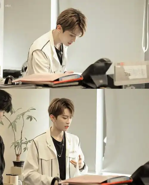 陈俊宇今天也是稳定输出颜值的一天