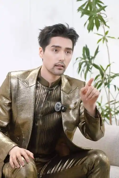 专访阿云嘎丨做音乐剧就像是在白色拼图上创作