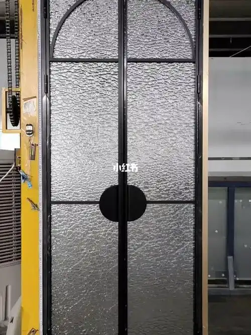 磁吸对开玻璃门无锁开关更便捷