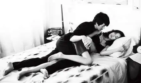 网友盘点拍缠绵火辣写真示众的6对明星夫妻