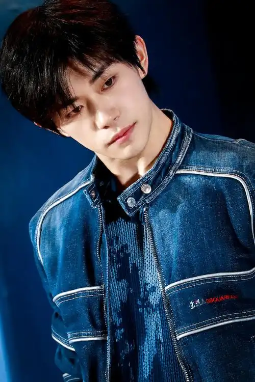 易烊千玺破洞针织内搭##一心一意,易烊千玺