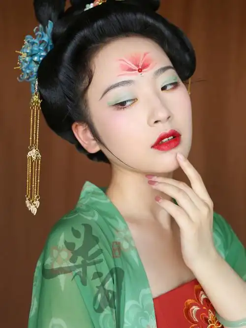 零基础课堂内容唐风妆造