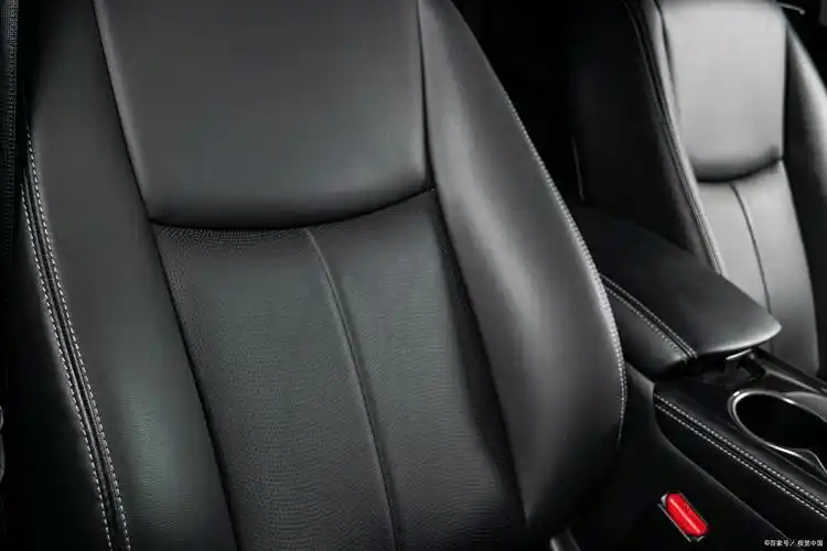 座椅是汽车内饰中最容易脏的部分.