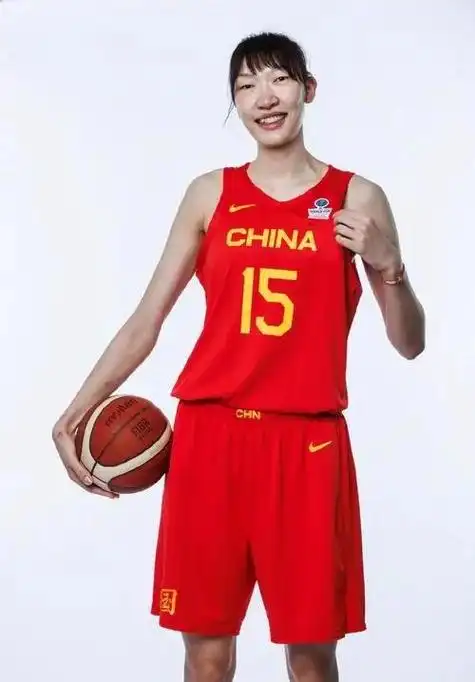 根据最新消息,中国女篮韩旭目前已经回到国内,韩旭将在中国进行康复