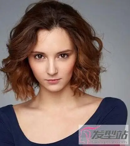 美人尖女生留什么发型 露额发型放大你的独特美