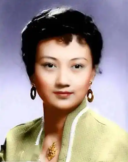 她曾是中国最美女演员,是无数60后心中的女神,如今已经90岁,你还记得