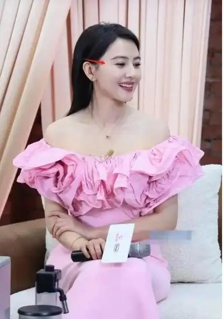 80后追的明星老了,周星驰白发,吴彦祖发际线,连高圆圆也难逃