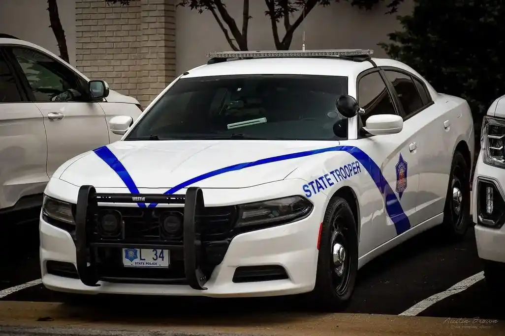 阿肯色州州警道奇战马警车.#美国警车 #汽车摄影 #道奇战马 - 抖音