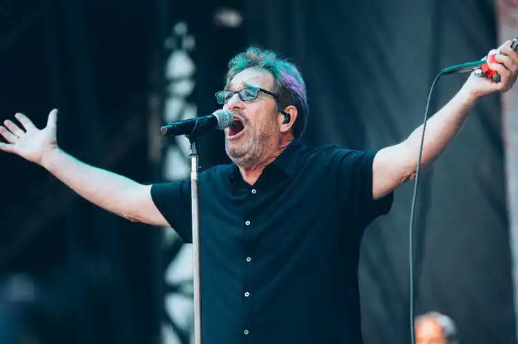 huey lewis cancels all of his 2018 performances because of