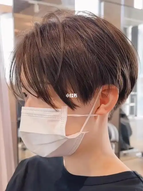 女生超短发分享酷飒线条感短发