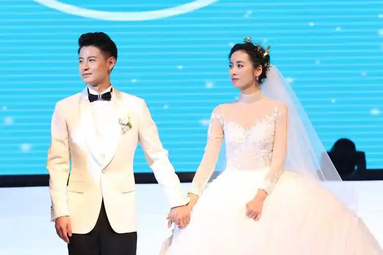 当事方:无此事,已报警_吕一老公钱泳辰被曝骗学费_艾辰_红星