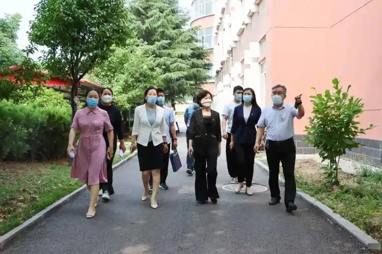 会理事长,河北省希望工程办公室主任刘景在共青团邢台市委书记段丹丹