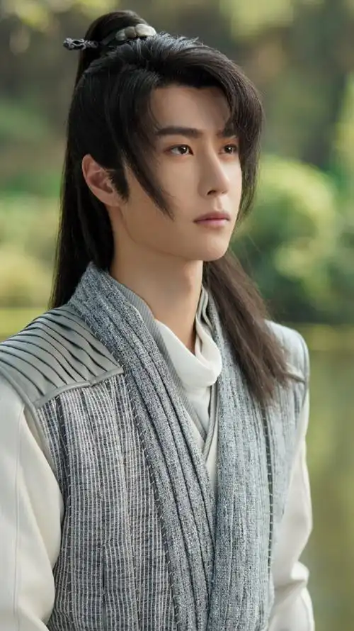 有翡谢允王一博