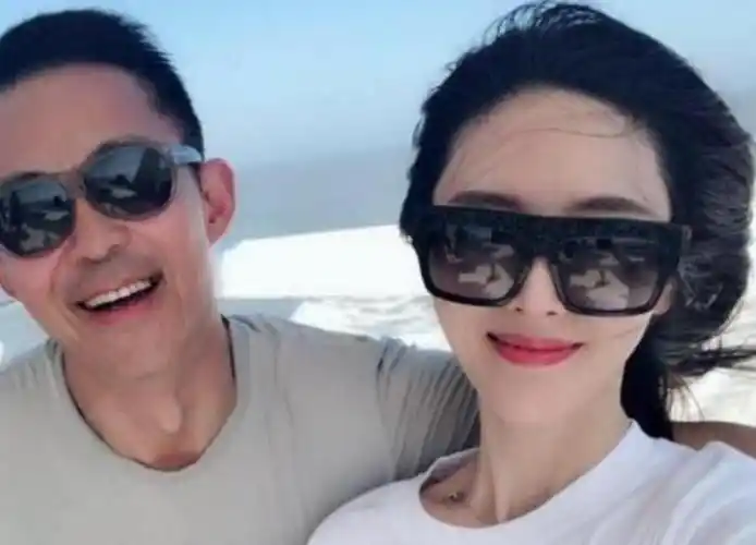 侯勇与潘雨辰42岁潘雨辰被侯勇抛弃