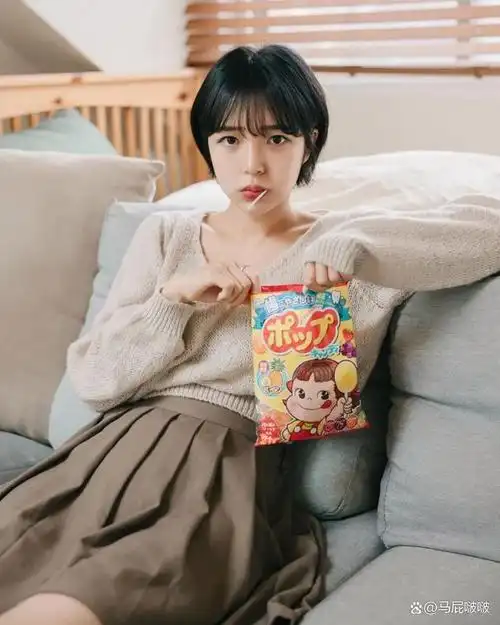 韩国短发美少女神似国民初恋秀智身材却更胜一筹