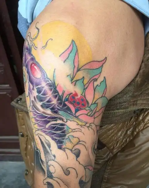 龙鱼纹身图片手臂新传统纹身图案