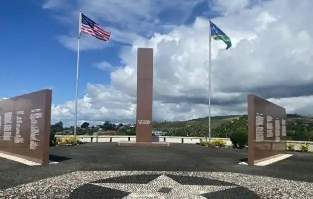 又勾搭上台当局所罗门在野党要员若上台将考虑与台复交