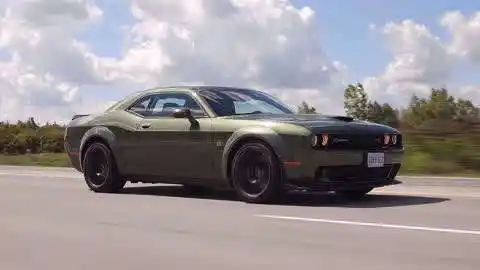 "道奇挑战者"超级蜂,速度与激情8托雷老大最爱的肌肉车就是它