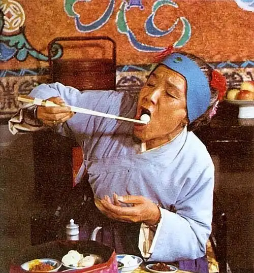 回顾老戏骨沙玉华不追求名利低调嫁圈外丈夫晚年生活幸福美满