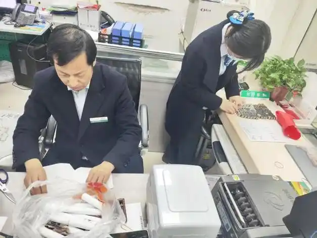 中国农业银行泌阳县支行兑换硬币暖人心银行服务有温度