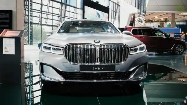 2020款宝马750li高清鉴赏,看到内饰那刻,买不买s级自己做个参考