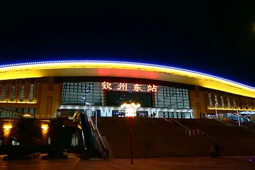 东站夜景掠影 - 钦州摄影天下-钦州360网 - 讲述老百姓身边的故事!