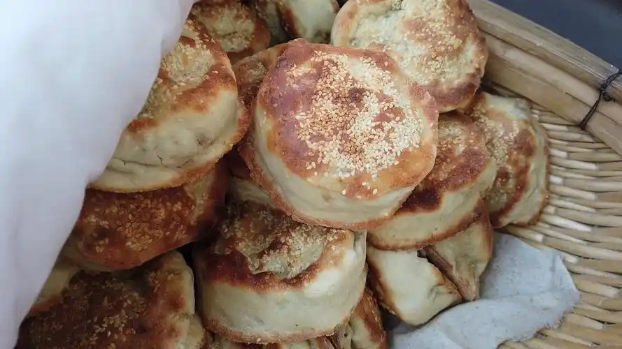 商河豆腐皮挺有名气,商河马蹄烧饼确是第一次听说,估计刚出锅的才更